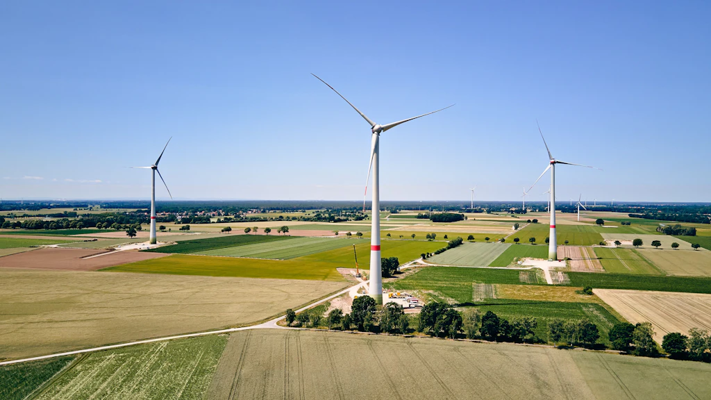 Windpark in Magdeburg an der A14: Bürger zahlen Windrad über Helionat
