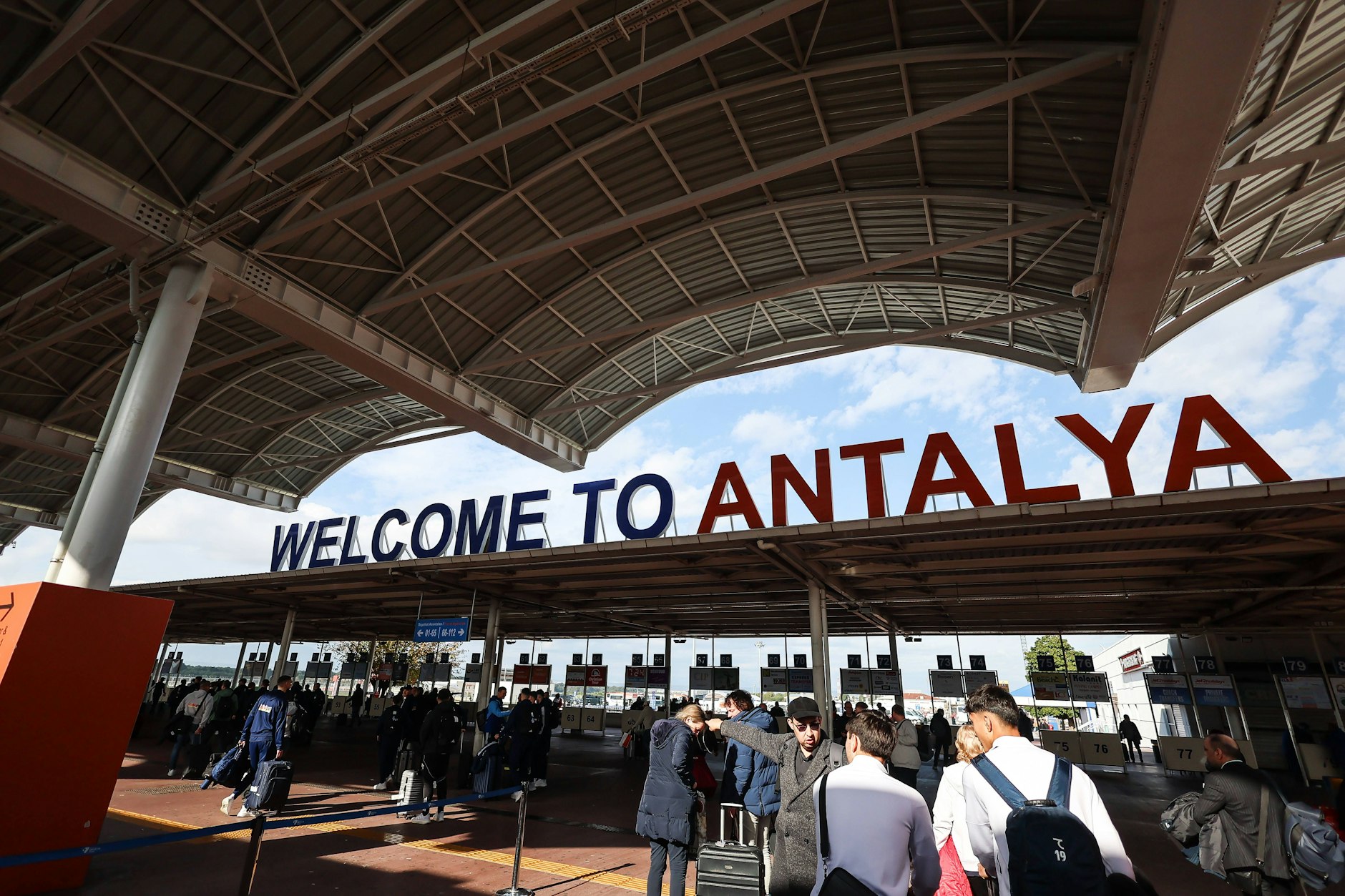 Der Flughafen von Antalya ist der Touristen-Anlaufpunkt der türkischen Riviera.