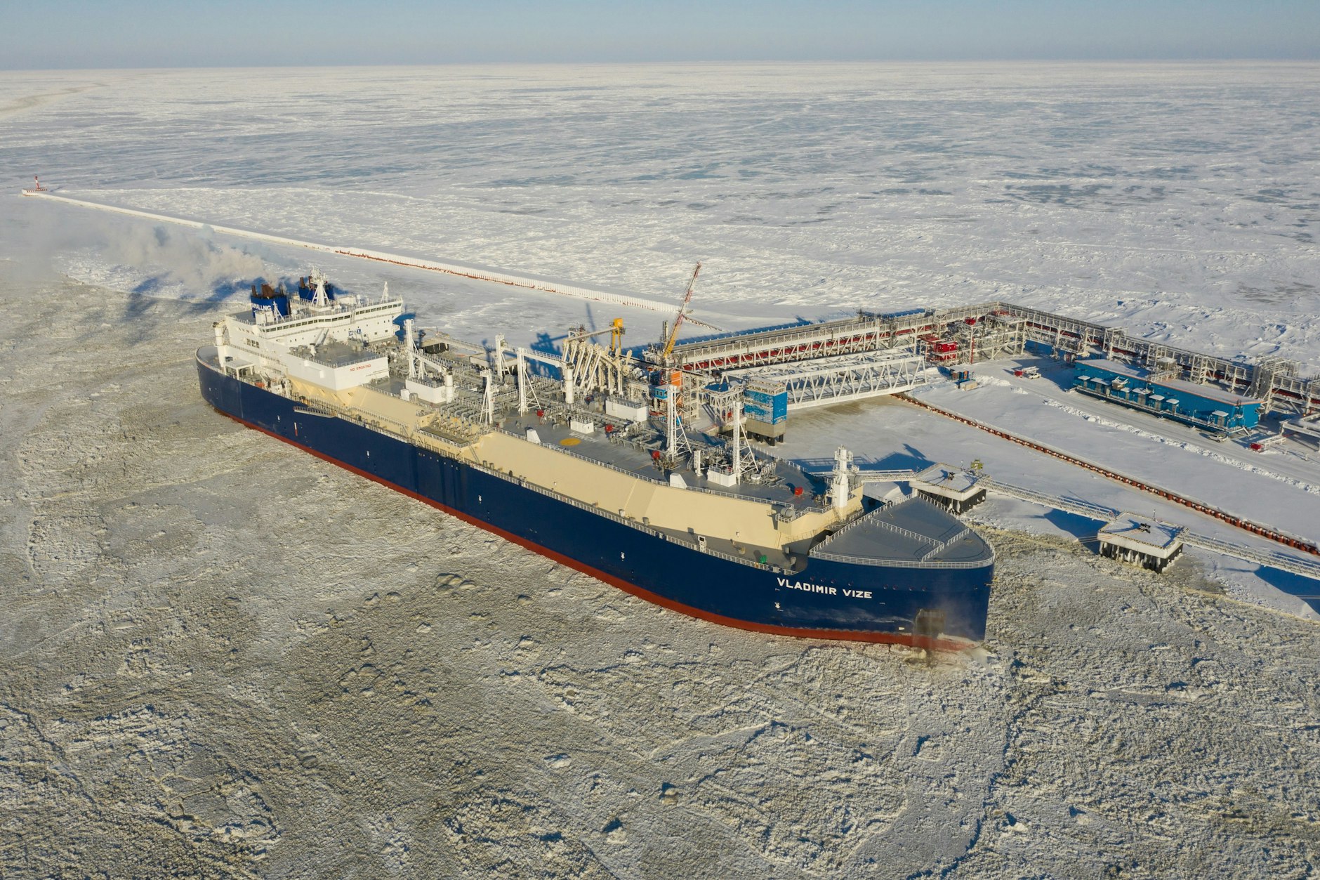 Sabetta, Region Tjumen, Russland: Der Gastanker „Wladimir Vize“ wird am Liegeplatz von Yamal LNG mit Flüssigerdgas beladen. (Symbolbild)
