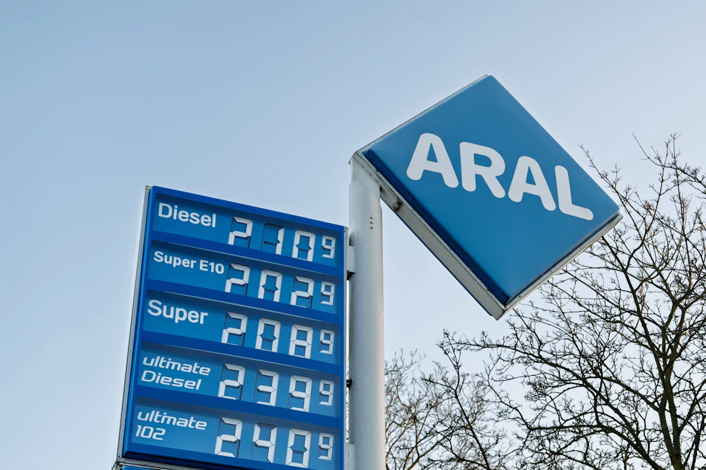 „Politik lässt sich einschüchtern“: Ölkonzerne zocken Autofahrer ab
