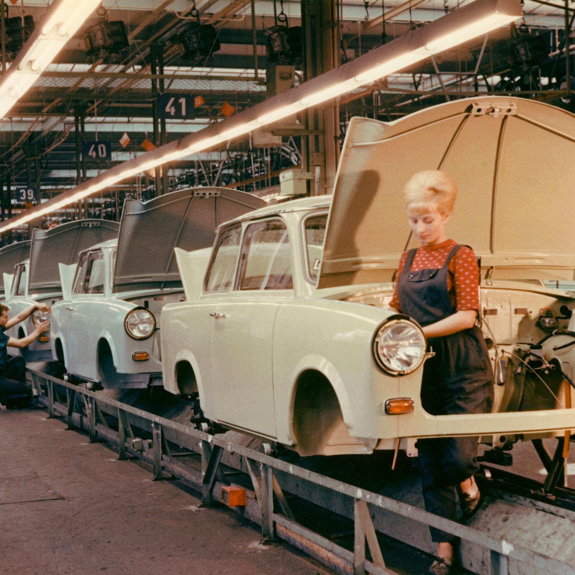 Image - Gebremste Visionen: Wie politische Vorgaben den Autobau in der DDR lähmten