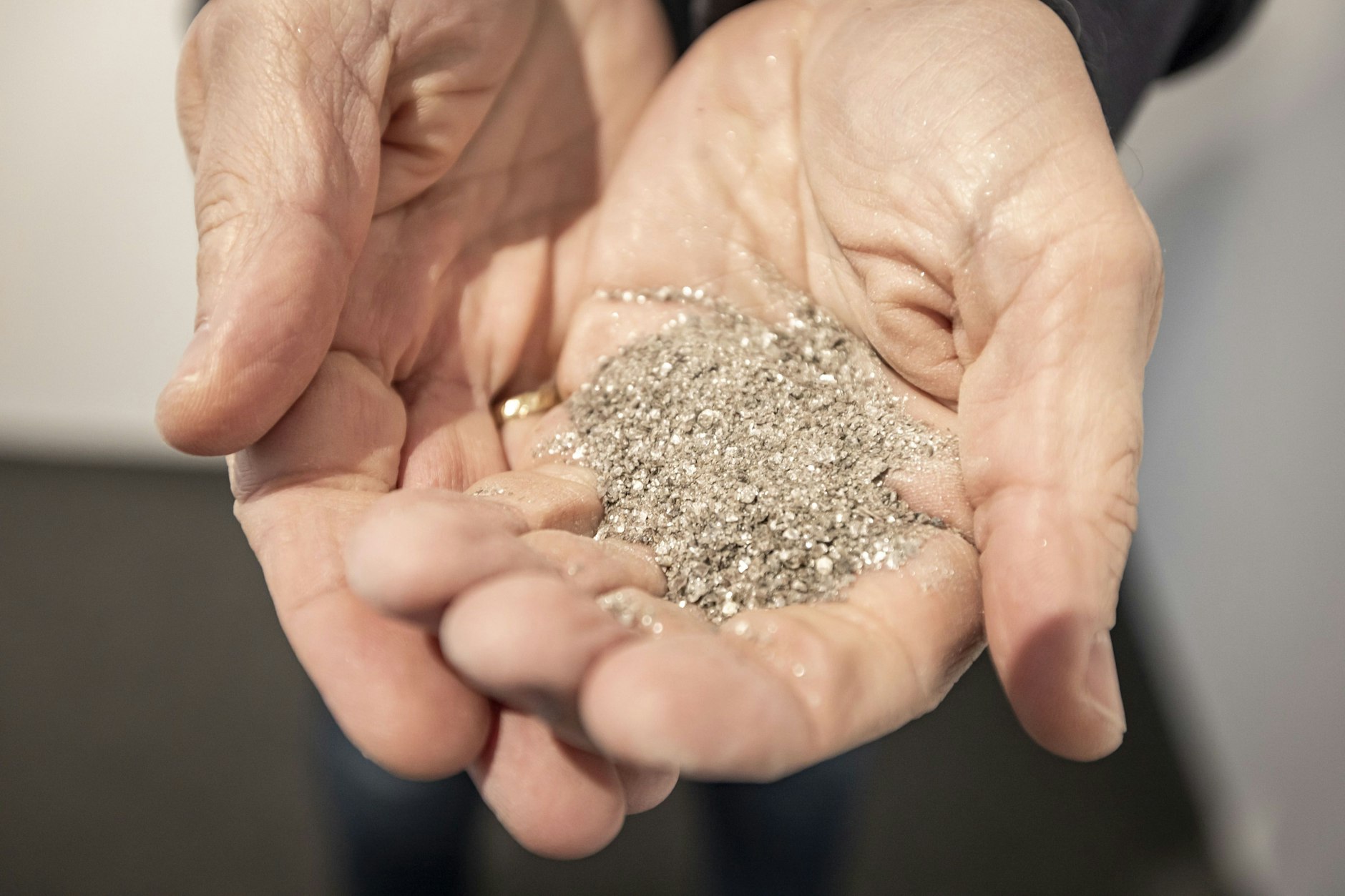 Das Unternehmen Zinnwald Lithium will in zehn Jahren im Erzgebirge Lithium abbauen.