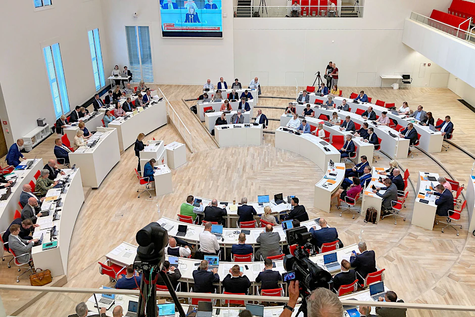 Landtag von Brandenburg: Hier will jeder sein Kuchenstückchen