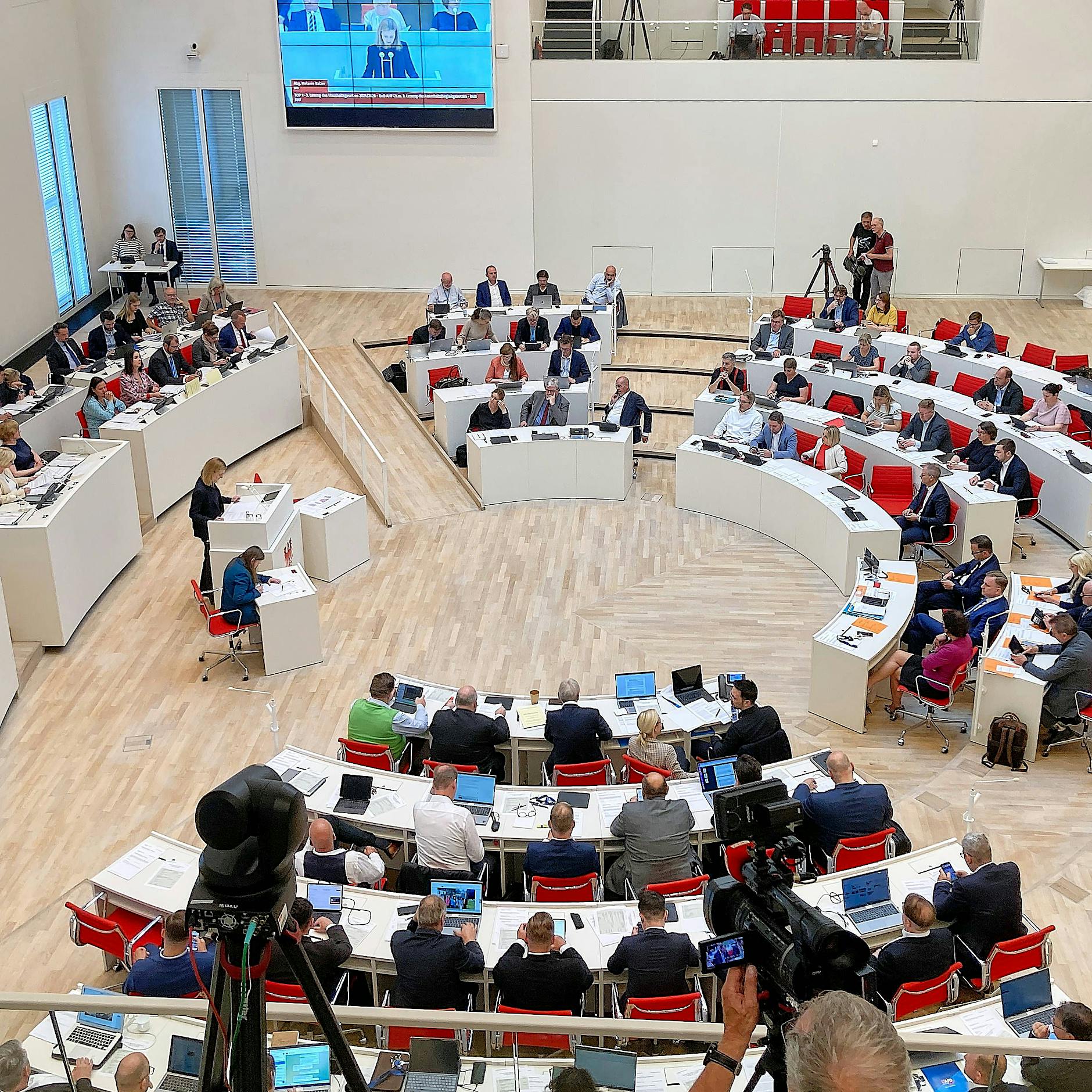 Brandenburg: Landtag ebnet Weg für neue Gruppe „Wir für Brandenburg“ – Kritik an geänderter „Lex AfD“