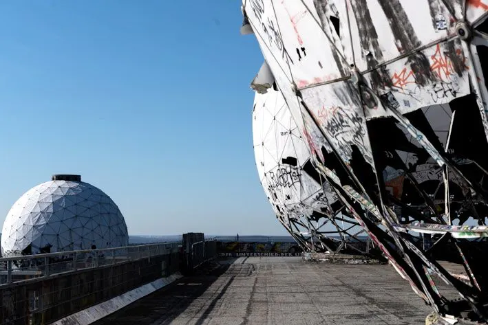 Berlins bekanntester „Lost Place“: die ehemalige Abhörstation auf dem Teufelsberg