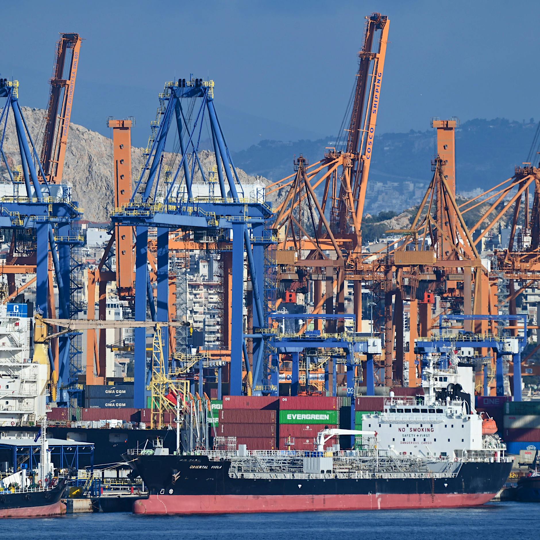 Chinas 24-Milliarden-Dollar-Offensive: Peking finanziert Hunderte Häfen weltweit