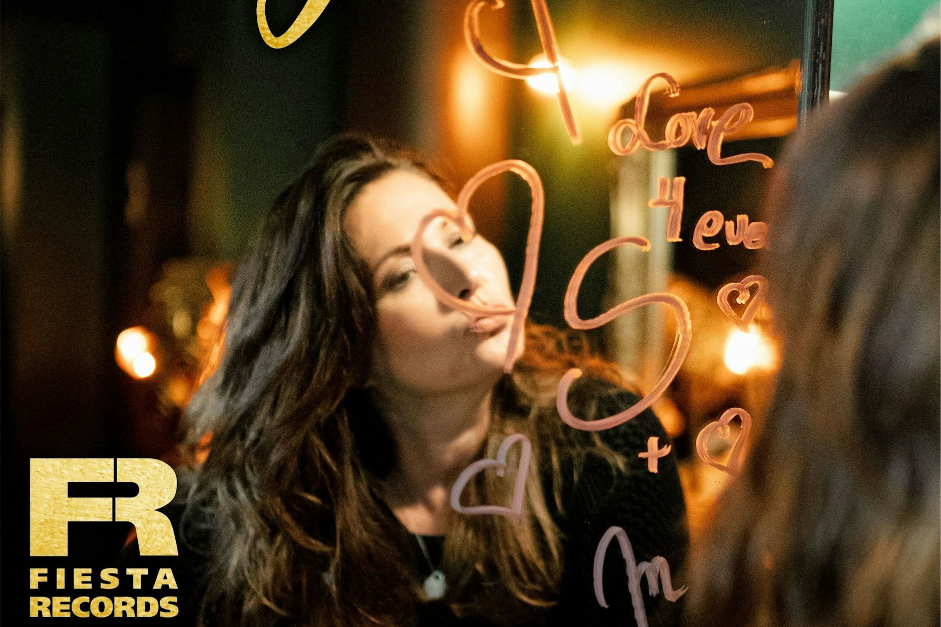 Mirjana Leitl, Ehefrau von Hertha-Trainer Stefan Leitl, gibt nach über 20 Jahren Pause ihr Comeback als Schlager-Star.