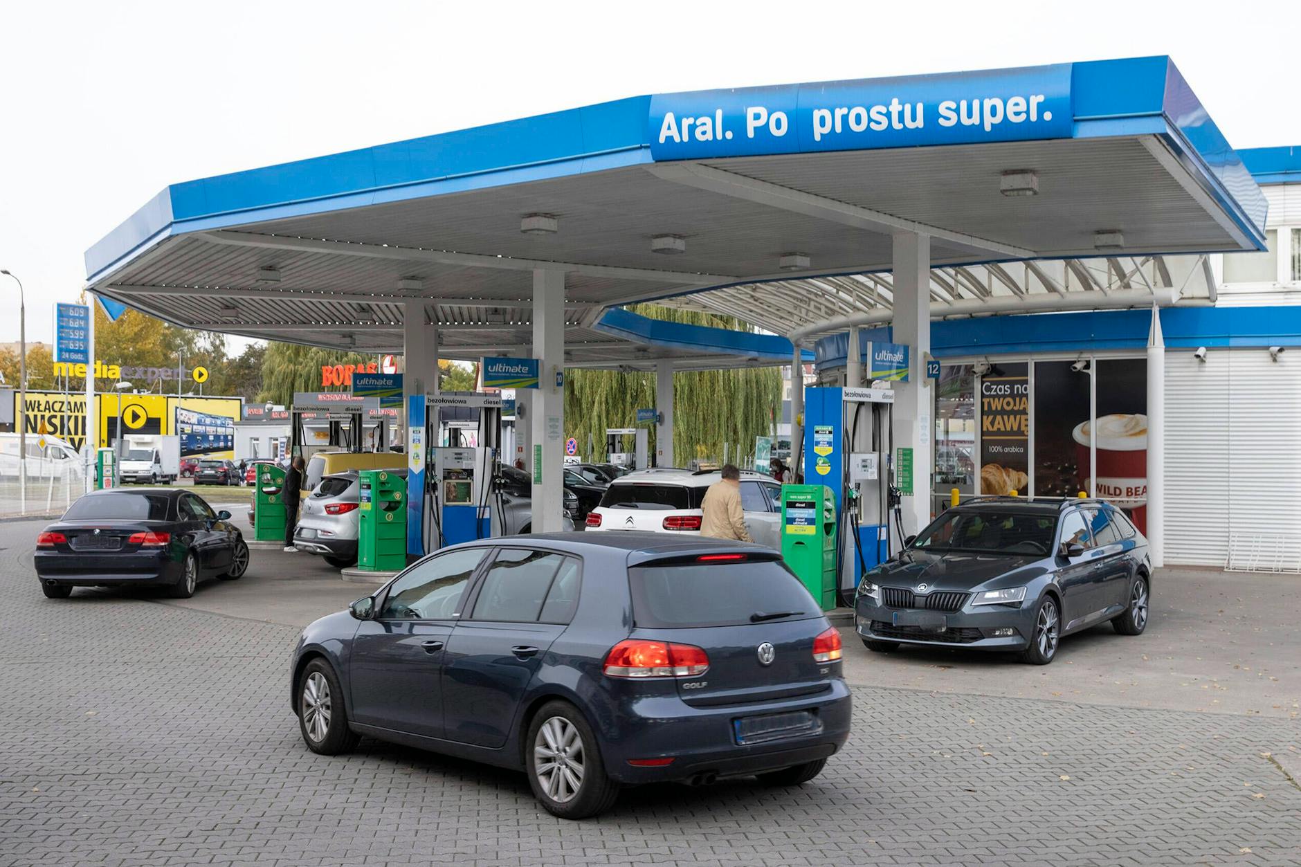 Eine Tankstelle in Słubice, eine beliebte Lösung für Pendler aus Deutschland.