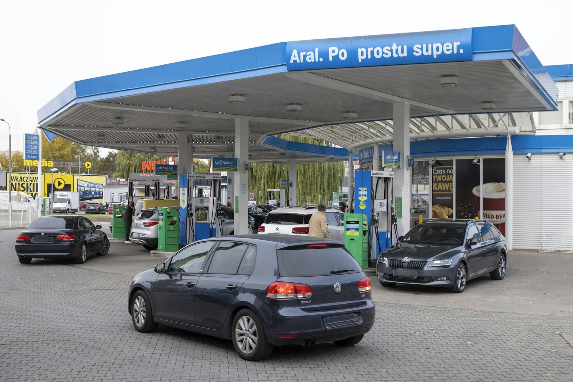  Eine Tankstelle in Słubice, eine beliebte Lösung für Pendler aus Deutschland.