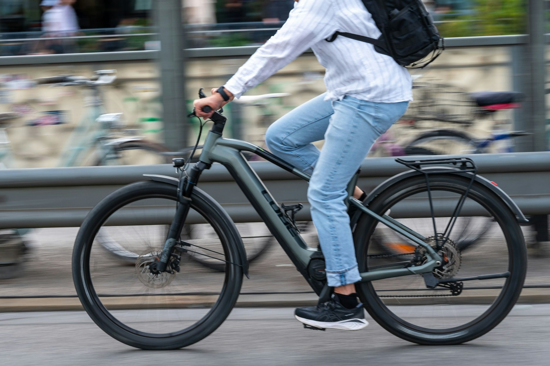 E-Bikes sind grundsätzlich in öffentlichen Verkehrsmitteln erlaubt.