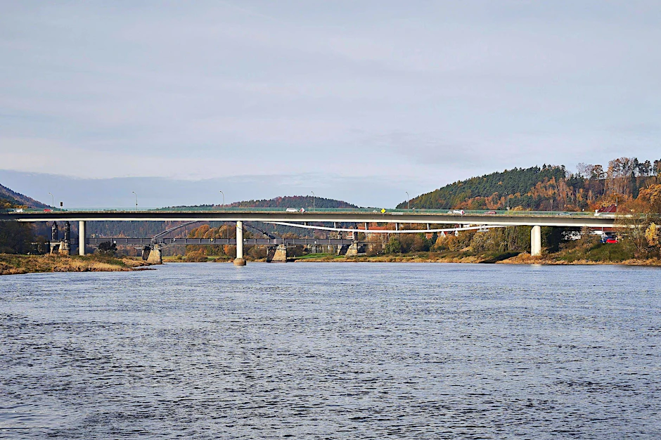 Die Elbbrücke in Bad Schandau: Die Flussquerung galt monatelang als Problemzone der Stadt, wurde erst im April 2025 wieder für den Verkehr freigegeben.