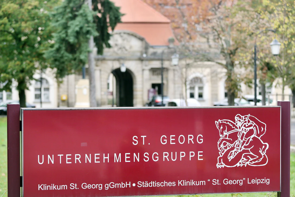 In der Babyklappe auf dem Gelände des Sankt-Georg-Klinikums in Leipzig wurde der tote Junge gefunden.