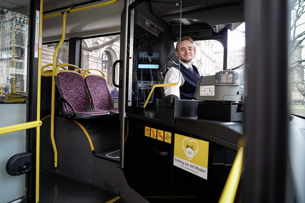 Wie weit ein Busfahrer der BVG mit seinem Gehalt wirklich kommt