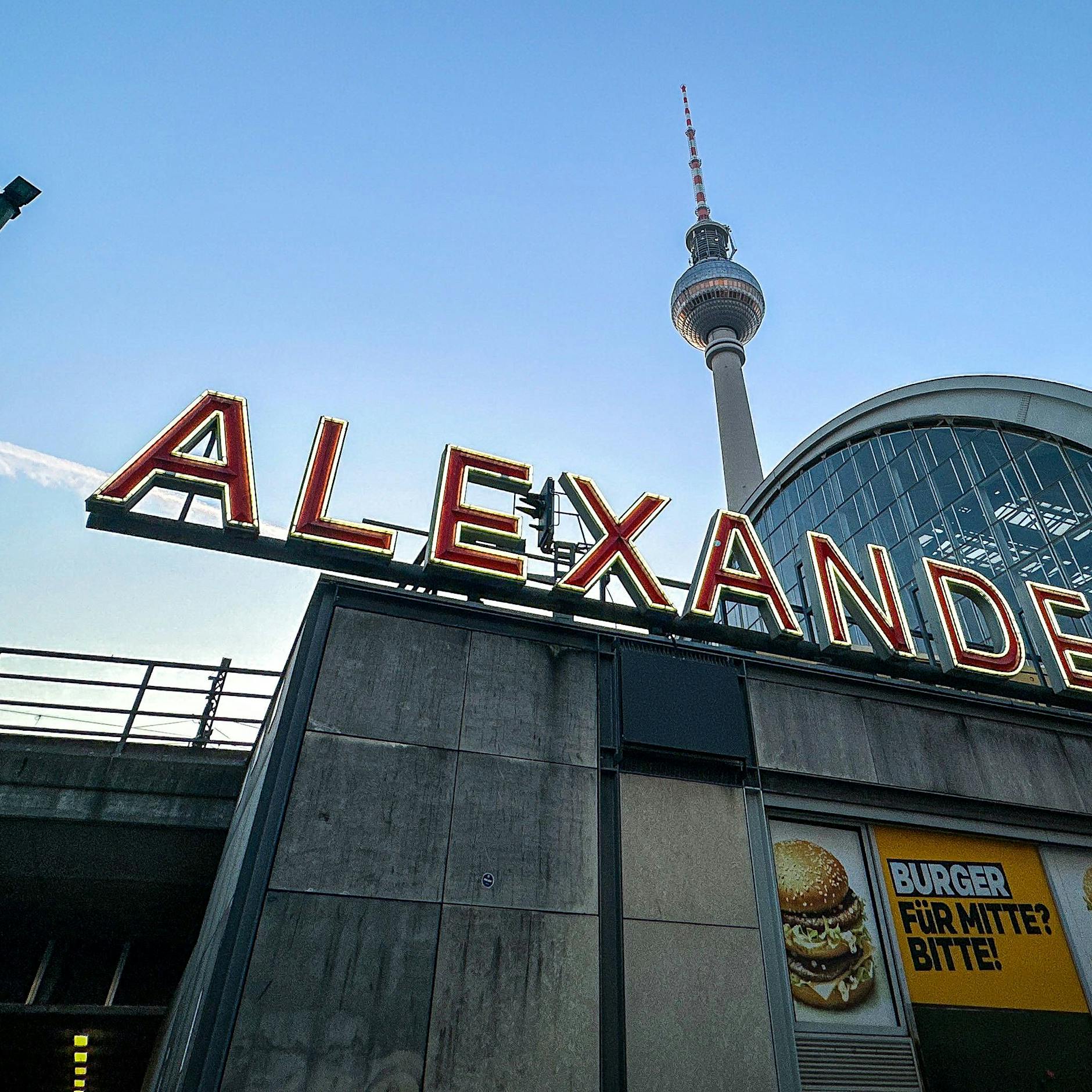 Messerangriff mitten auf dem Alexanderplatz