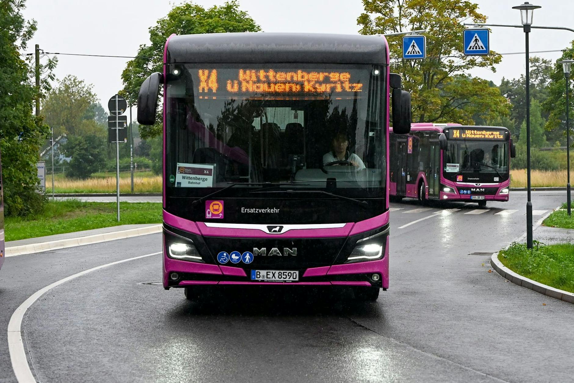 Chaos um marode Busse auf der Ersatzstrecke Berlin-Hamburg