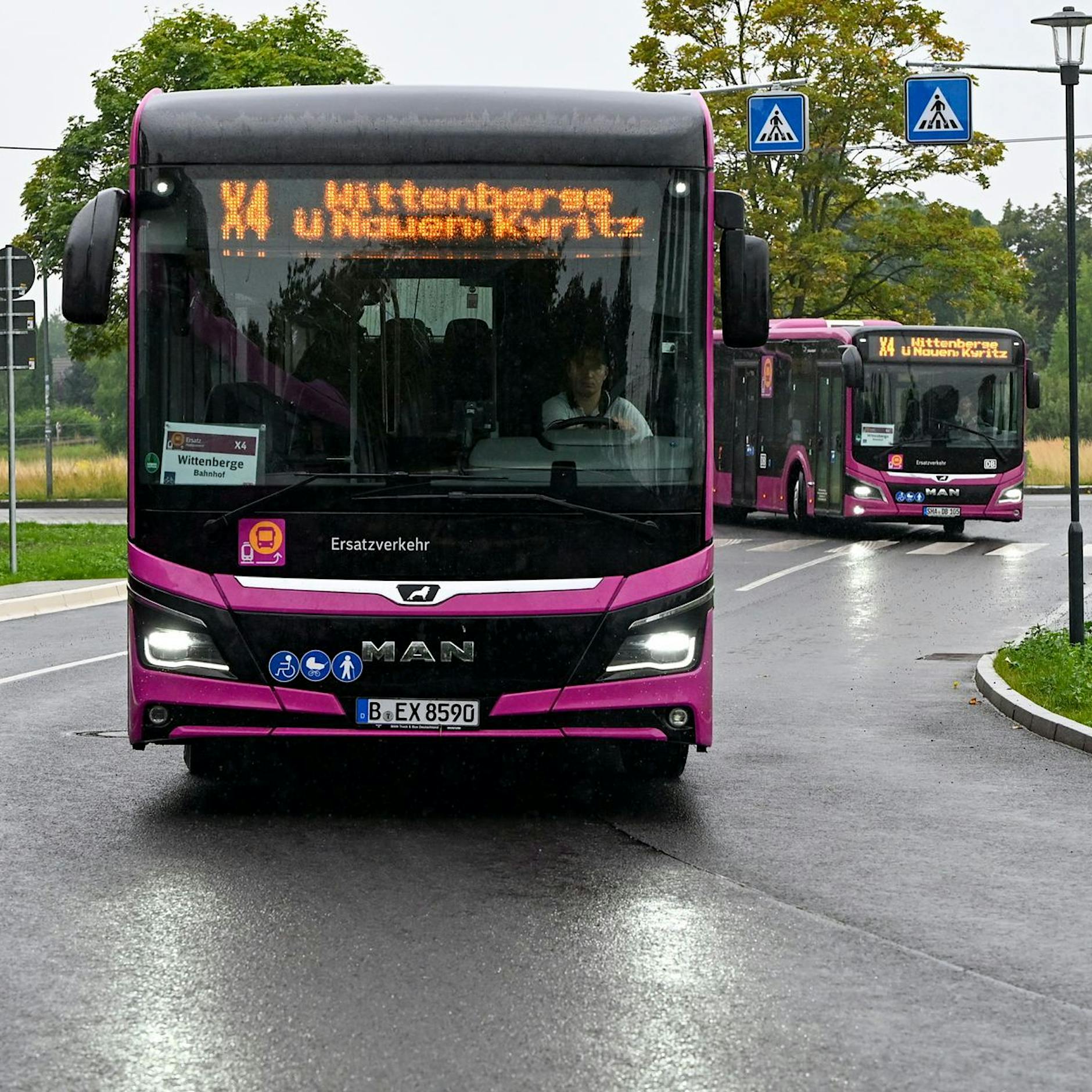 Chaos um marode Busse auf der Ersatzstrecke Berlin-Hamburg