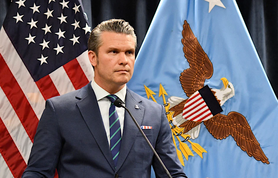 US-Verteidigungsminister Pete Hegseth sagt, die USA seien „nicht besorgt“ über die Berichte.