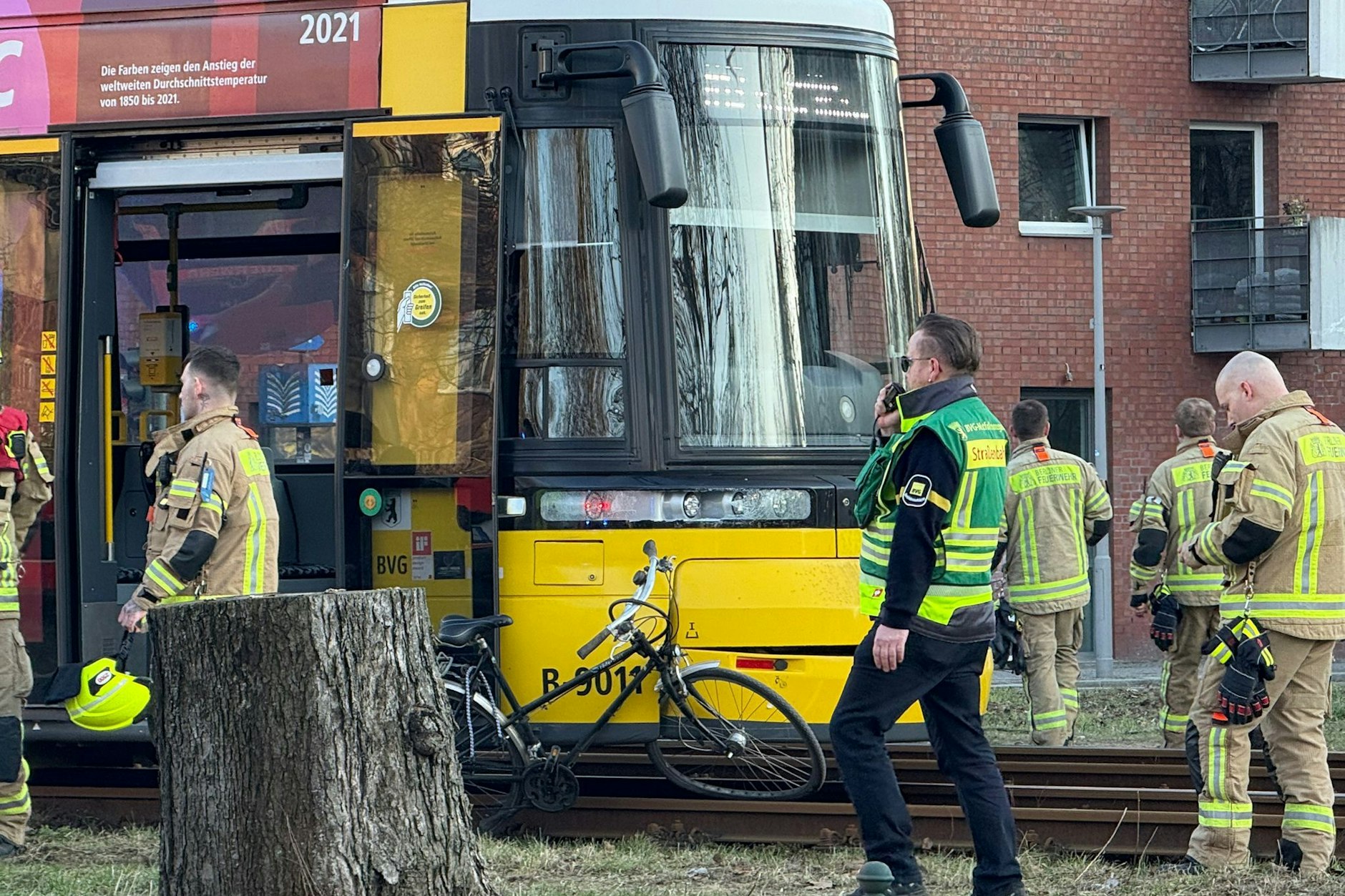 Der Fahrradfahrer hatte nicht auf Warnsignale reagiert und wurde angefahren.