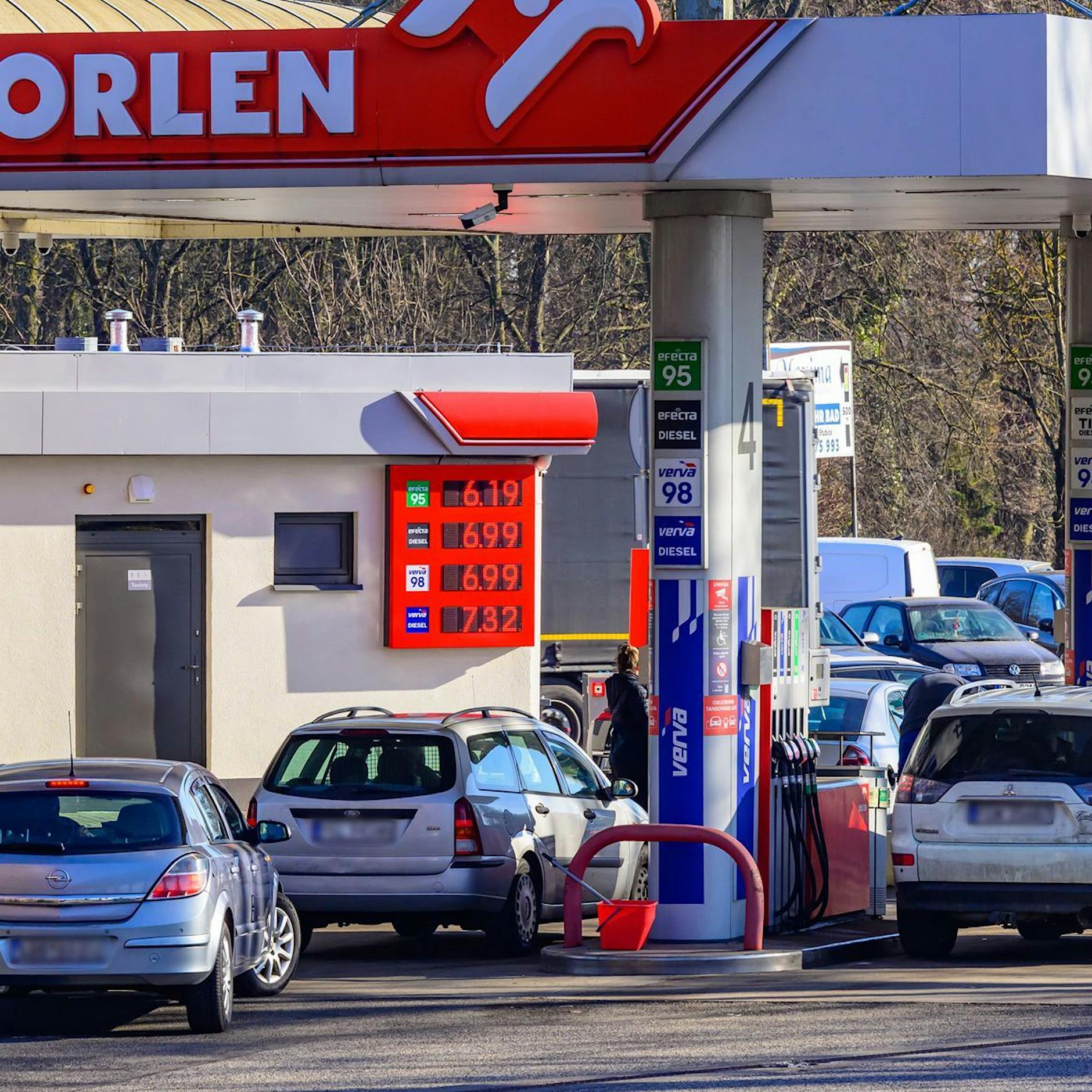 Zoll jagt Tank-Touristen an der Grenze zu Polen