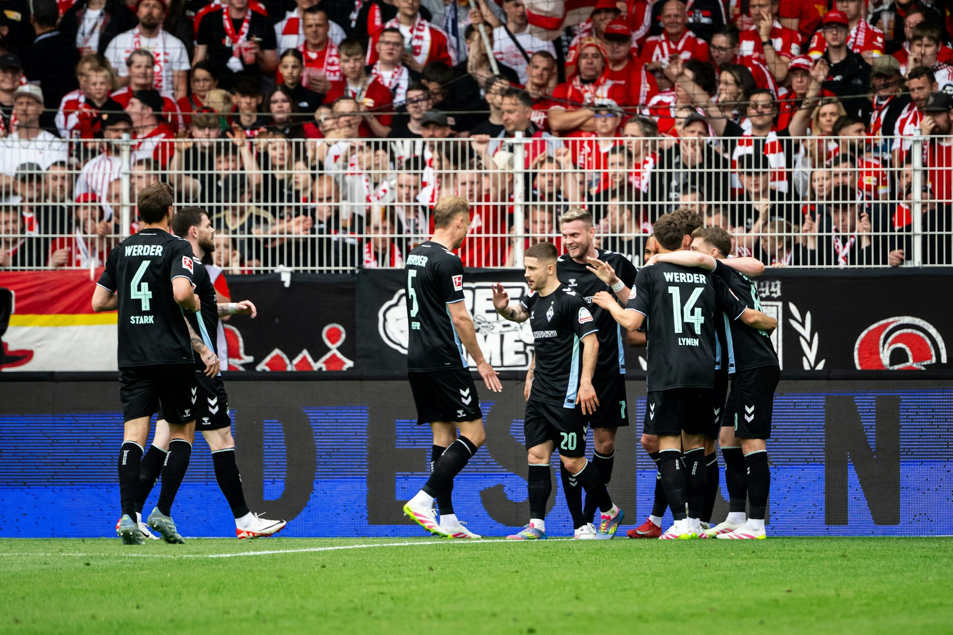 Bremer Jubel im Stadion An der Alten Försterei: Vor dem Duell mit dem 1. FC Union Berlin erinnert der SV Werder an das Duell der Vorsaison.