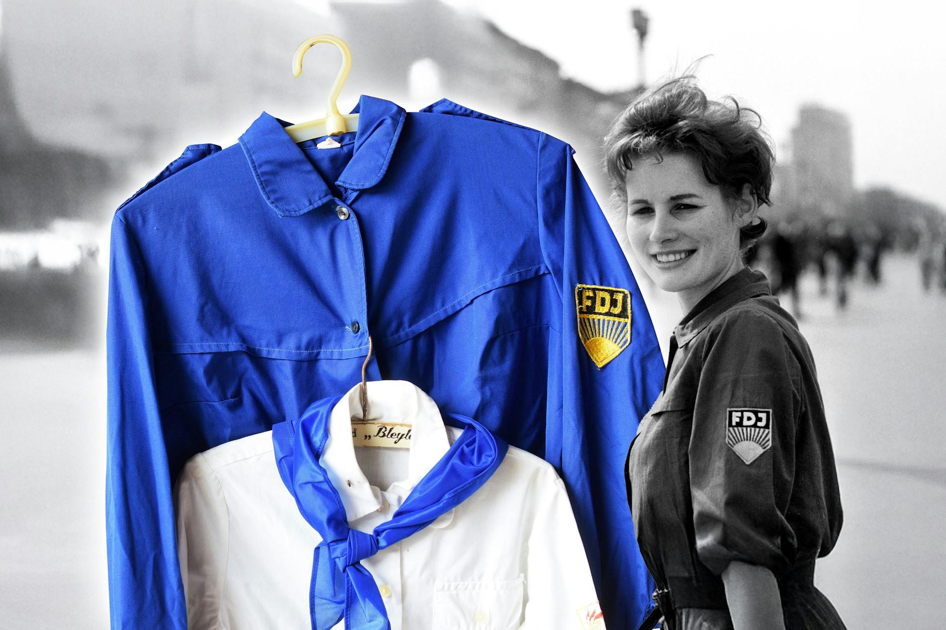 Viele Andenken an die DDR-Zeit schlummern noch heute auf den Dachböden. Aber: Kann man Blauhemd, Halstuch, Fahne und Anstecker der FDJ heute noch verkaufen?