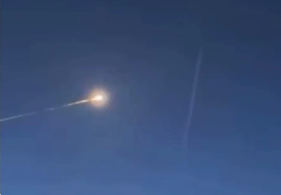 Der Meteor wurde am Sonntagabend am Himmel von Westdeutschland beobachtet.