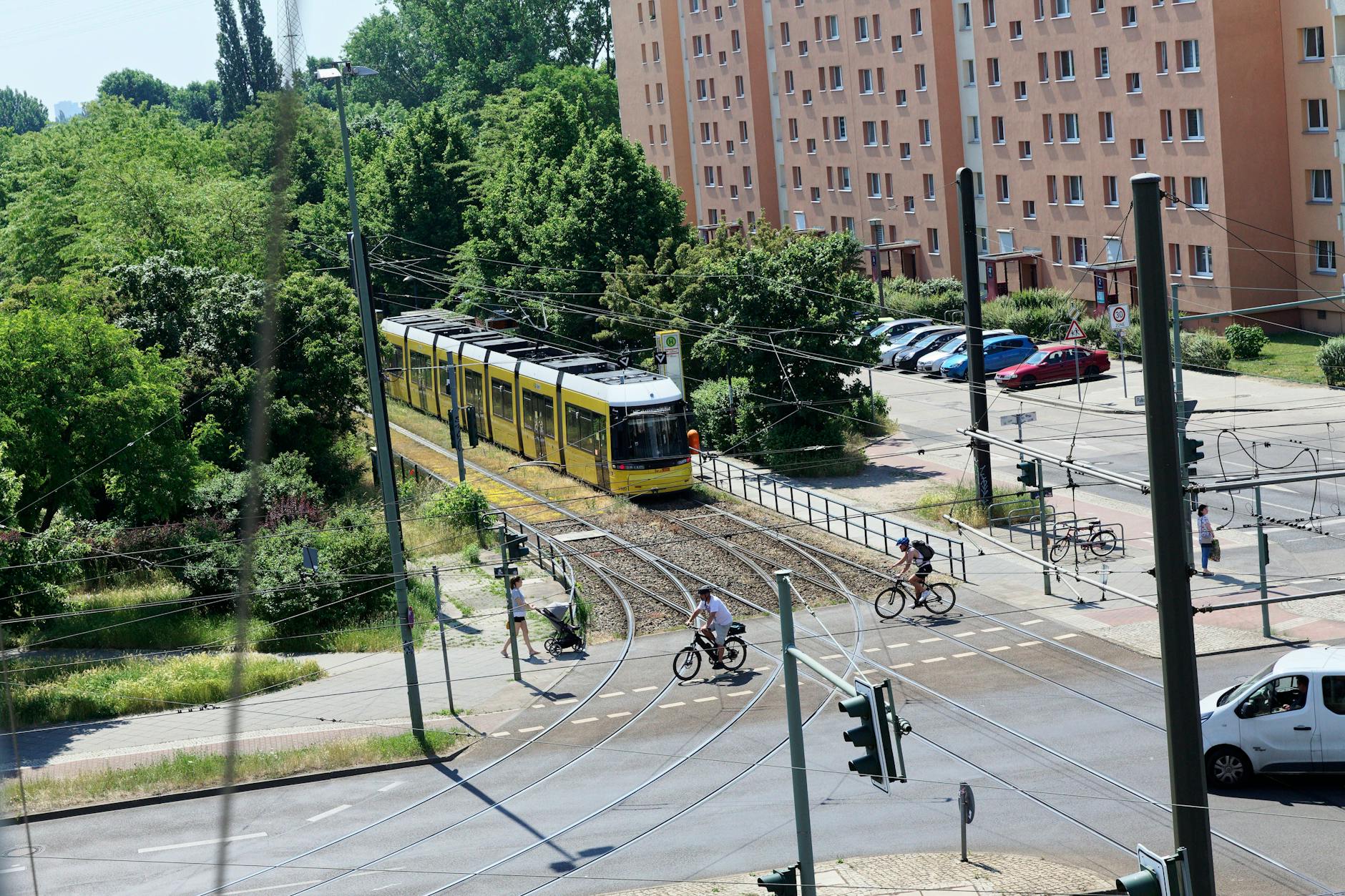 Die Straßenbahnen der Linien M4 und M5 fahren nicht mehr zum Prerower Platz. Es werden wegen Bauarbeiten Busse eingesetzt.