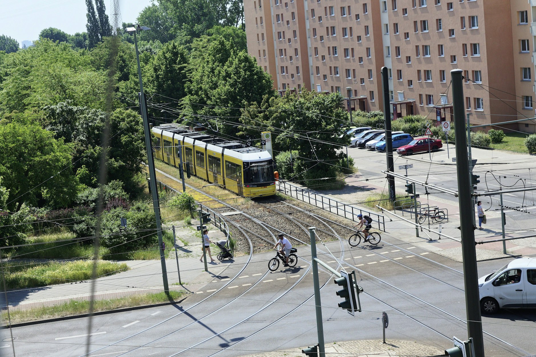 Die Straßenbahnen der Linien M4 und M5 fahren nicht mehr zum Prerower Platz. Es werden wegen Bauarbeiten Busse eingesetzt.