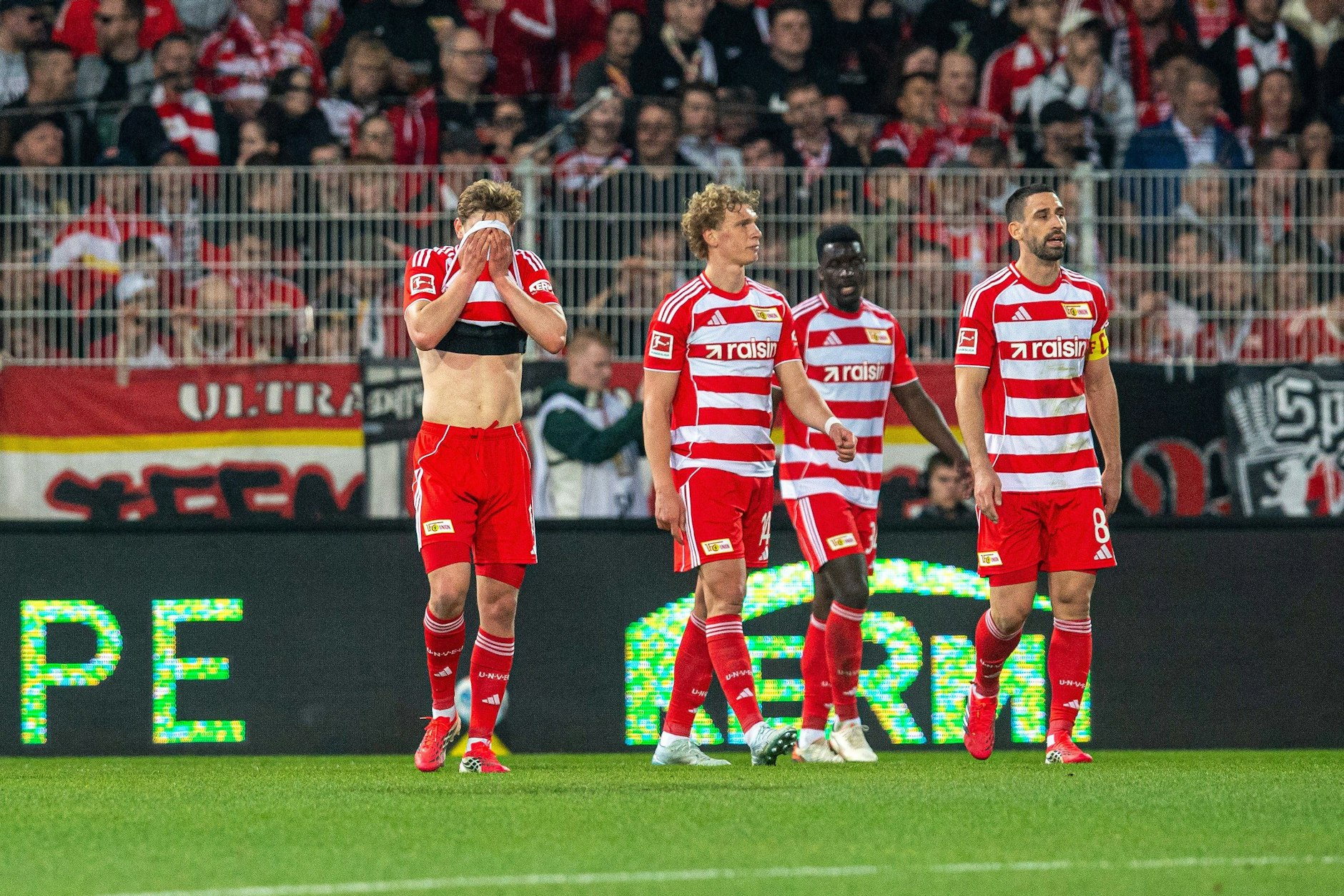 Aljoscha Kemlein, Leopold Querfeld, Stanley Nsoki und Rani Khedira (v.l.n.r.) erwischten mit dem 1. FC Union Berlin gegen Werder Bremen einen rabenschwarzen Abend.