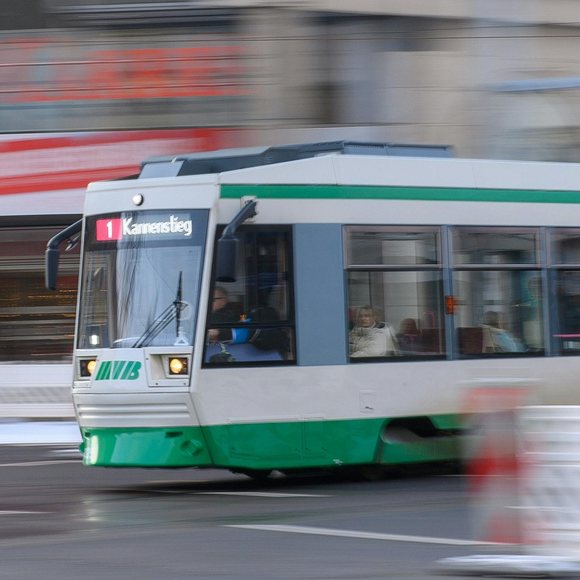 Mutter stirbt vor den Augen ihrer Kinder bei Tram-Unglück