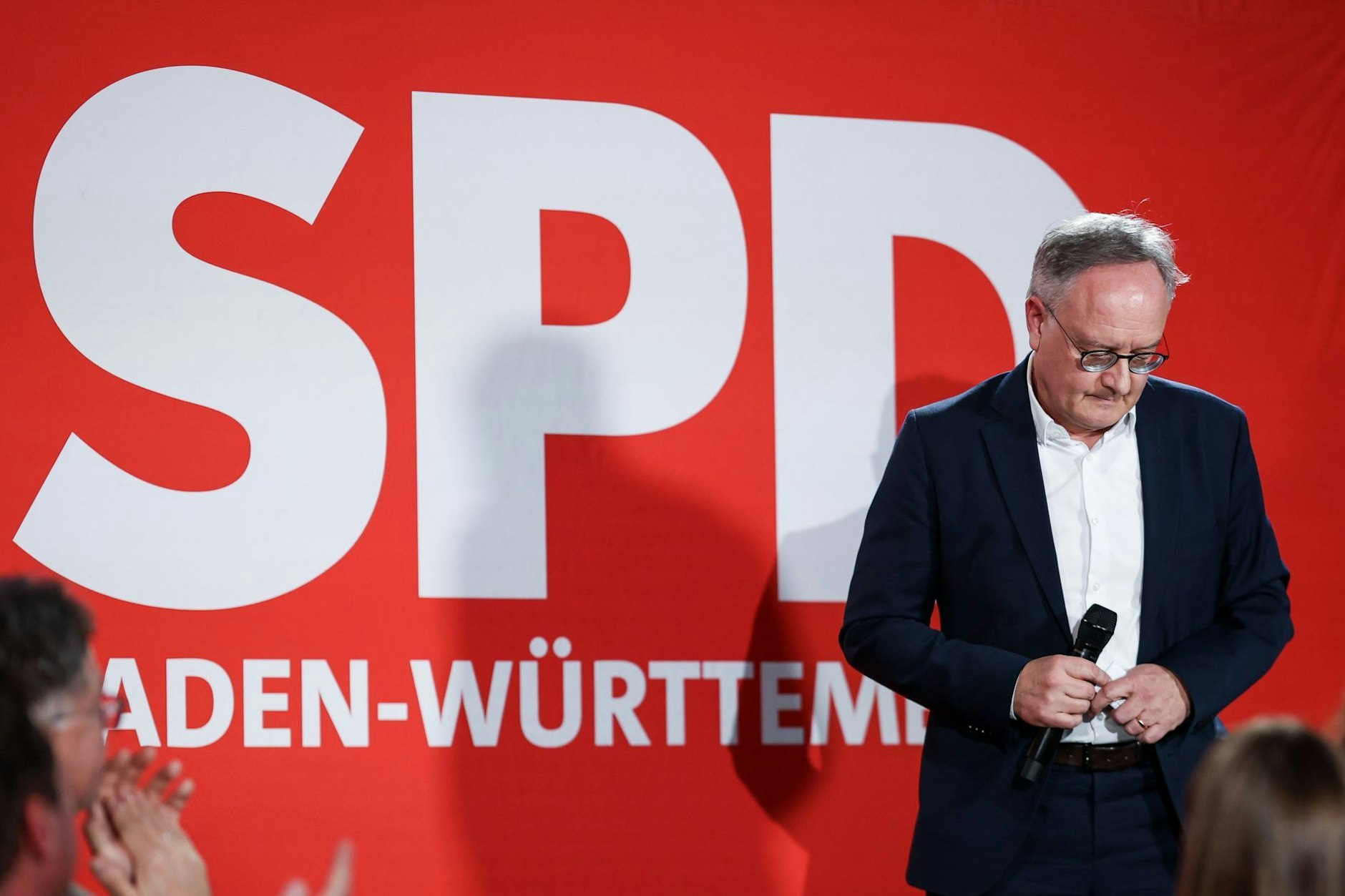 SPD-Spitzenkandidat Andreas Stoch zog sofort Konsequenzen aus der historischen Klatsche für die SPD.