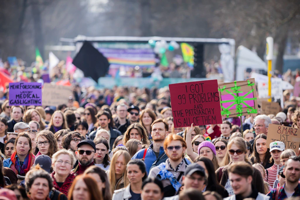 Zehntausende marschieren in Berlin für Gleichberechtigung