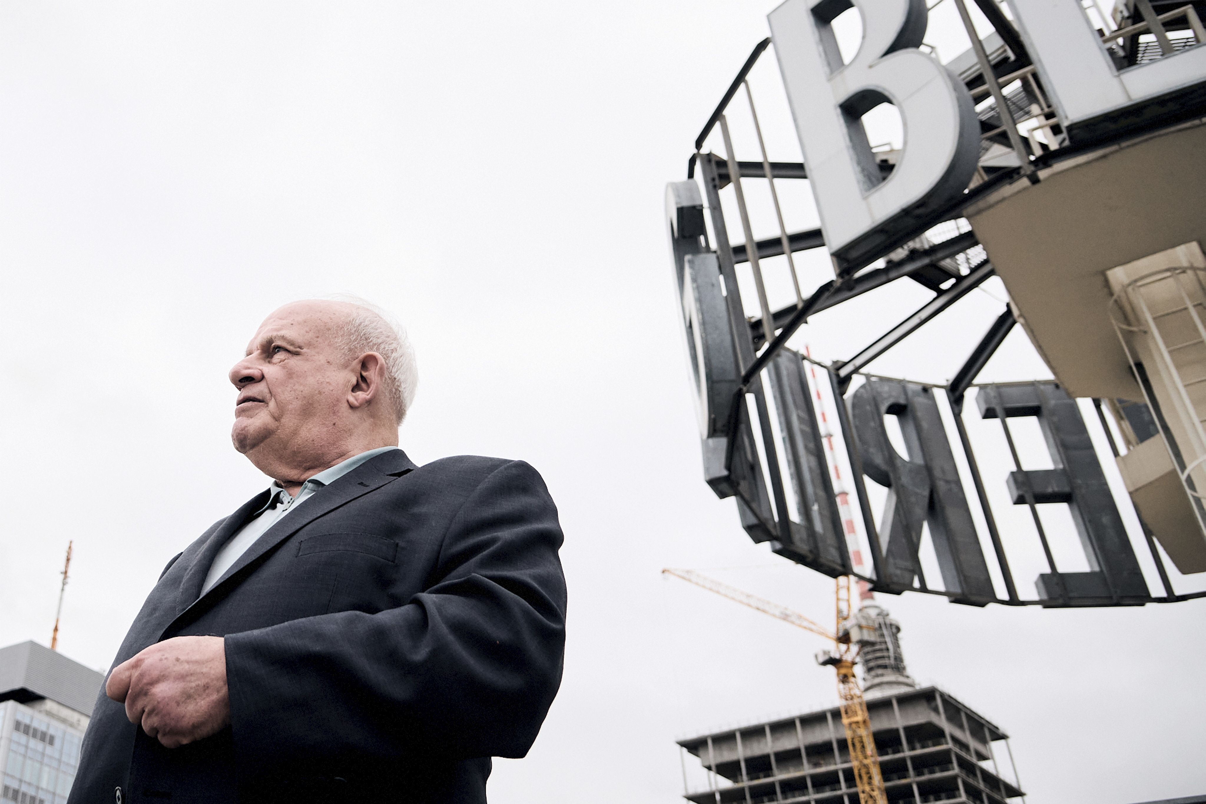 Peter Hahne: „Wer den Ossis die Demokratie absprechen will, ist nicht bei Trost!“