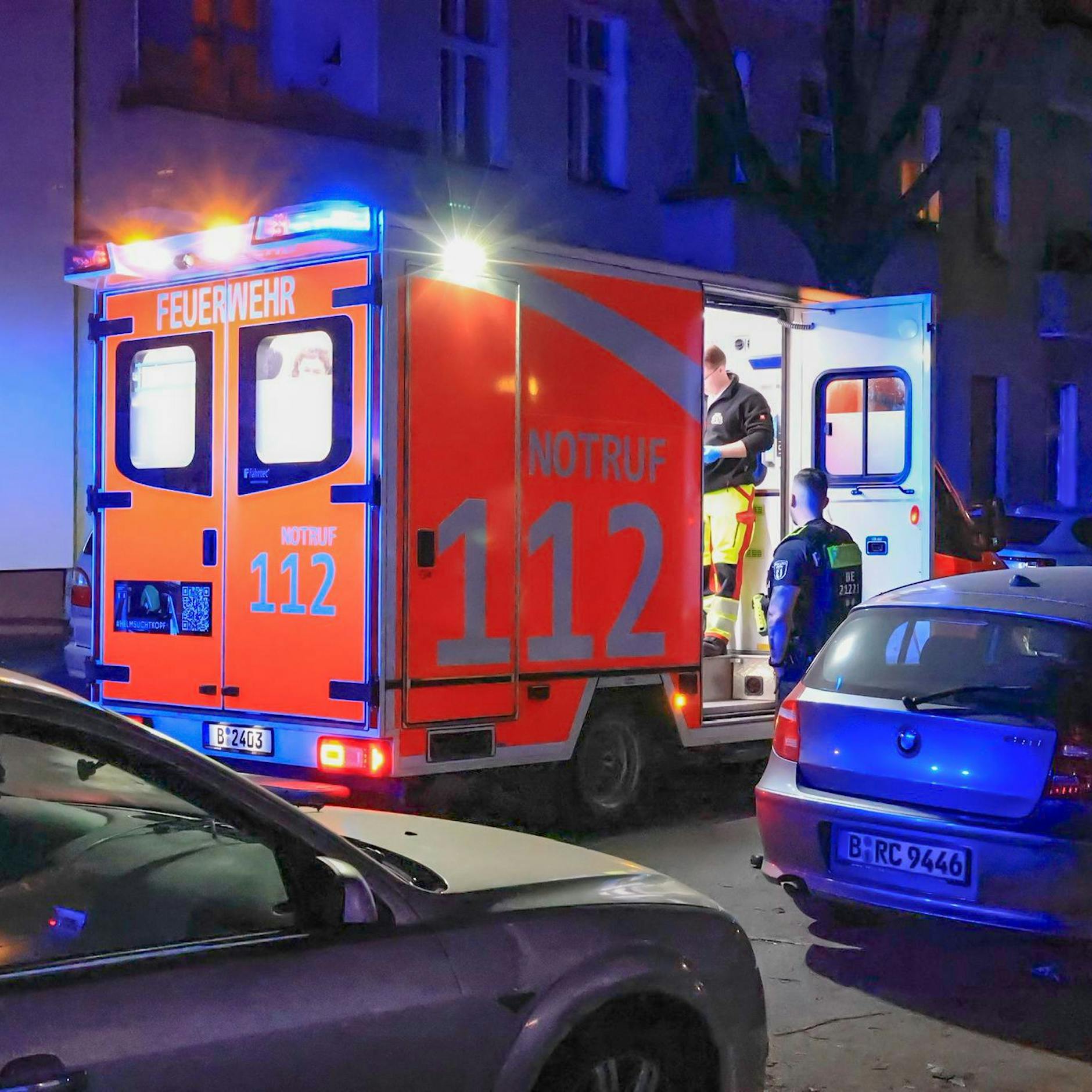 Zwei Männer werden in Berlin durch Messerangriffe schwerverletzt