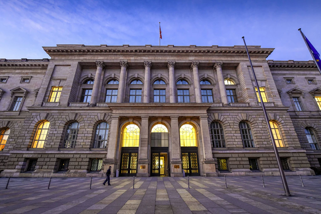 Videoüberwachung am Parlament und Roten Rathaus: KI soll Dealer und Attentäter überführen