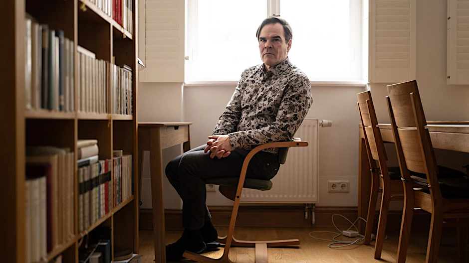 Uwe Tellkamp spricht über die Bedeutung von Literatur und Kultur als Halt in schwierigen Lebenssituationen.