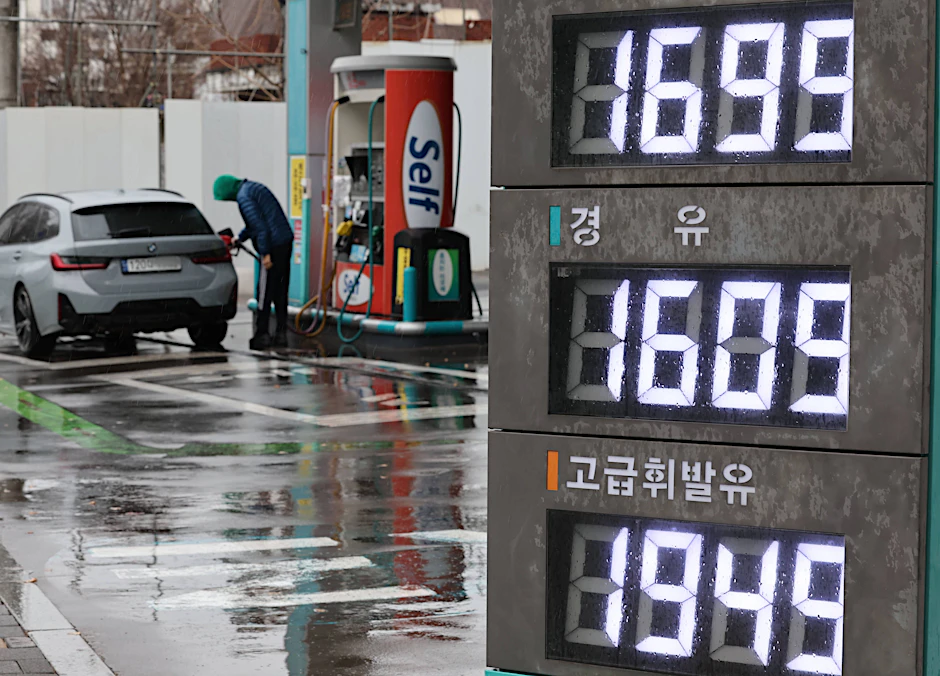 Südkoreas Regierung reagiert auf steigende Ölpreise mit einem Preisdeckel für Kraftstoffe.