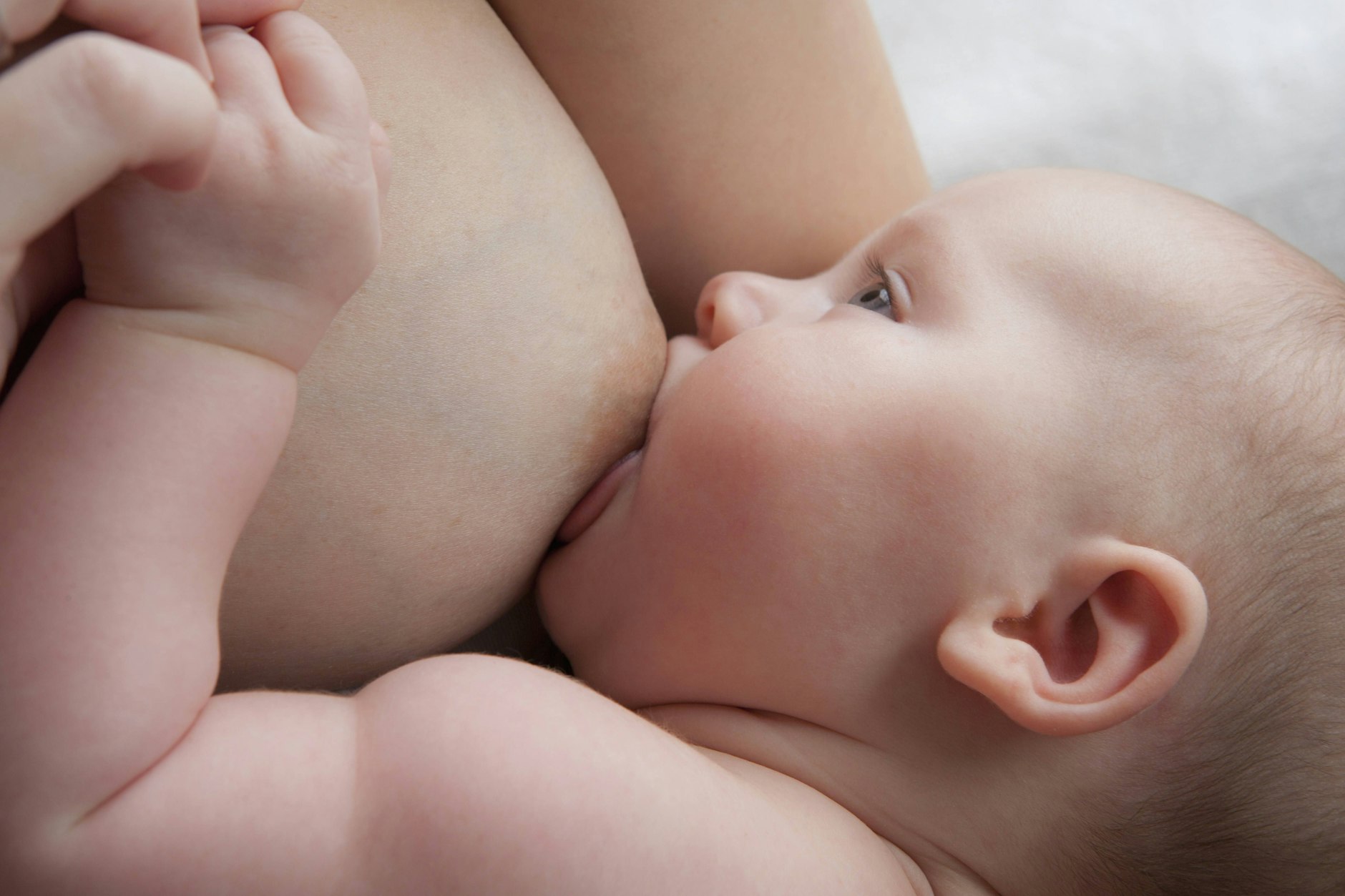 Säuglinge sollten laut Weltgesundheitsorganisation WHO in den ersten sechs Monaten gestillt werden.