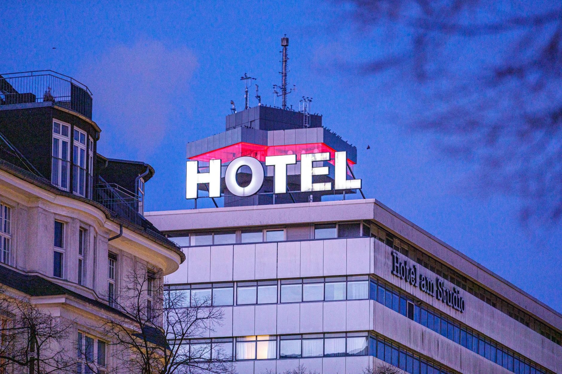 Das rbb-Hotel soll verkauft werden. Die Höhe des Erlöses ist offen.
