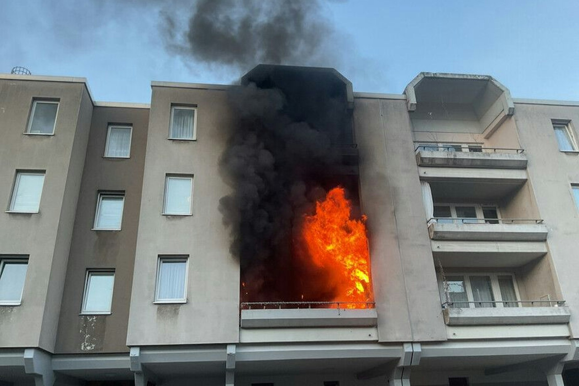 In Kreuzberg hat es am Sonntagabend einen Brand gegeben. Die Bewohner mussten gerettet werden.