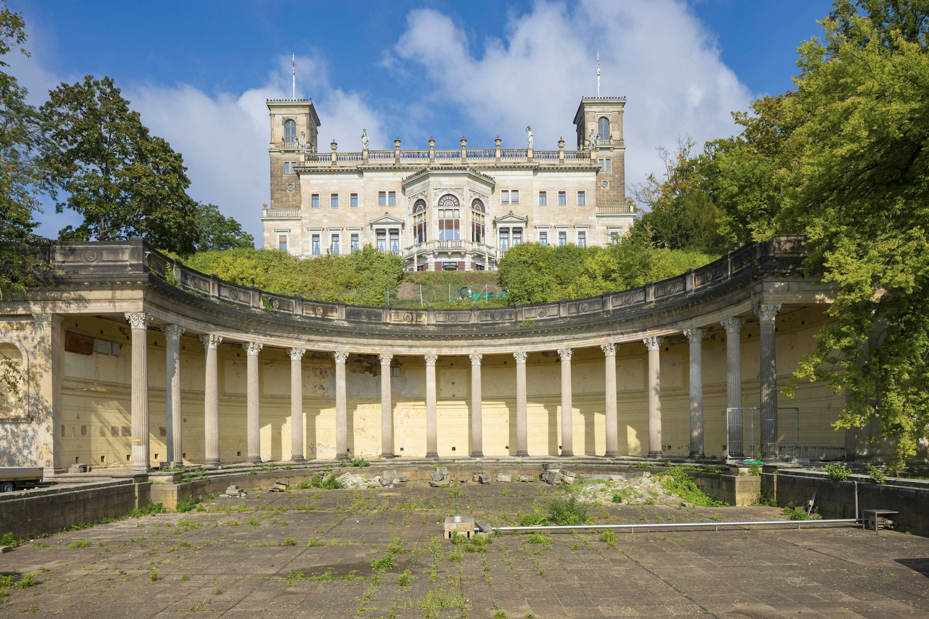 Dauerbaustelle: Die Sanierung des verfallenen Römischen Bades dauert an.