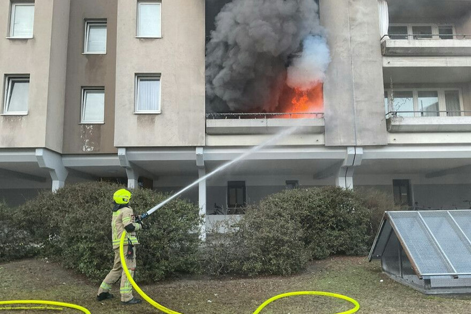 Die Berliner Feuerwehr war mit 40 Einsatzkräften vor Ort.