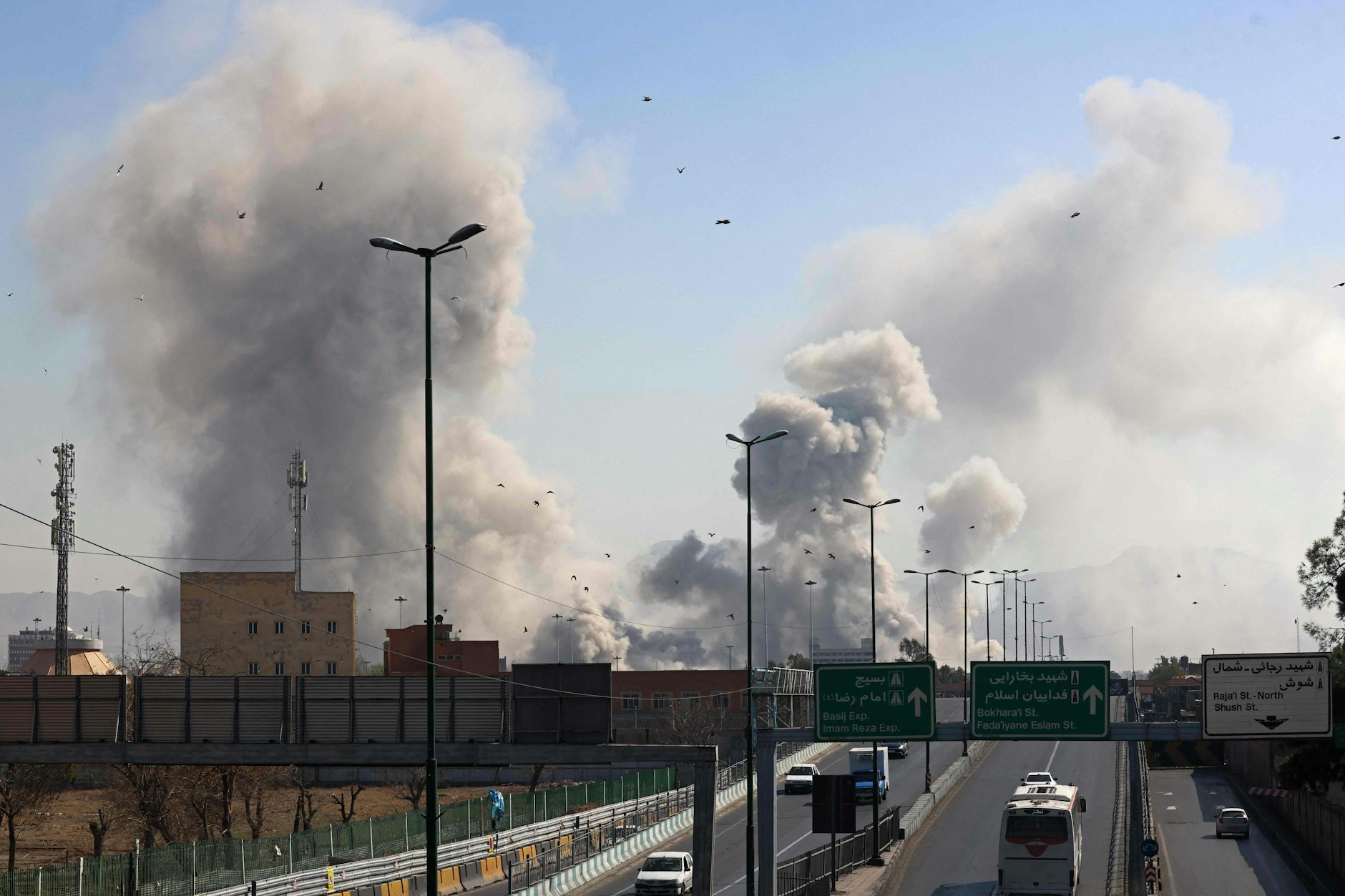Rauch steigt auf nach einem Luftangriff auf Teheran.