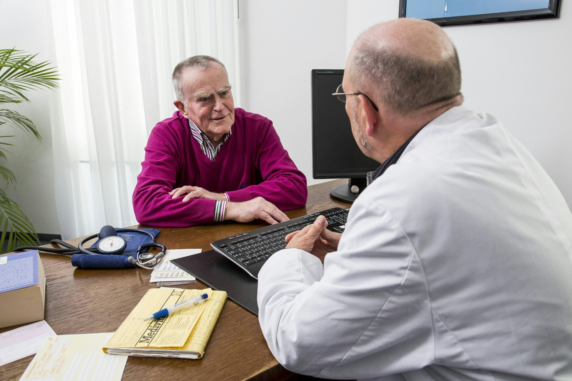 Immer mehr Kassenpatienten gehen in Rente und zahlen dann weniger Beiträge ein. (Symbolfoto)