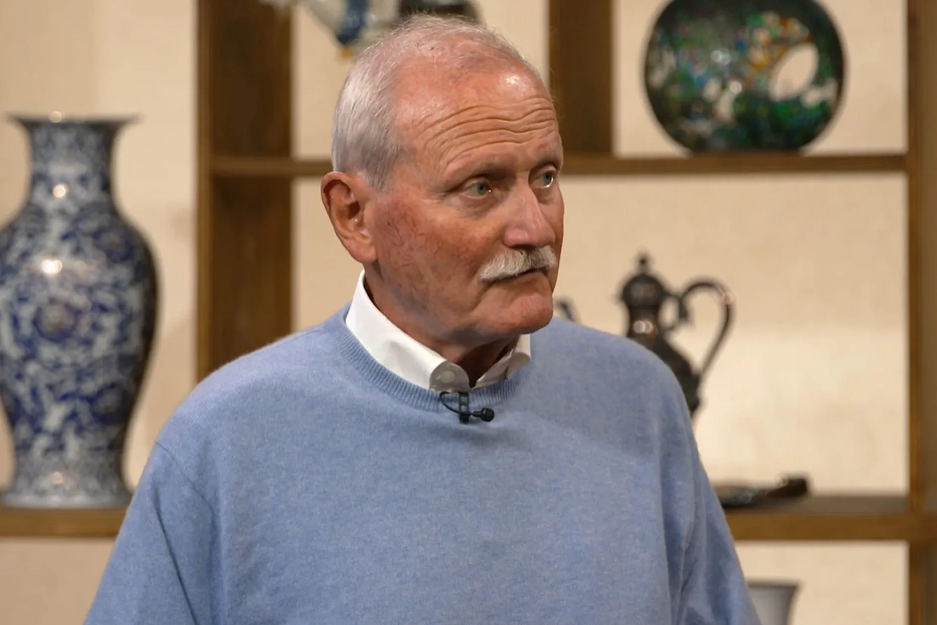 Rentner will bei „Bares für Rares“ Schmuck seiner Frau verkaufen, dann der Schock