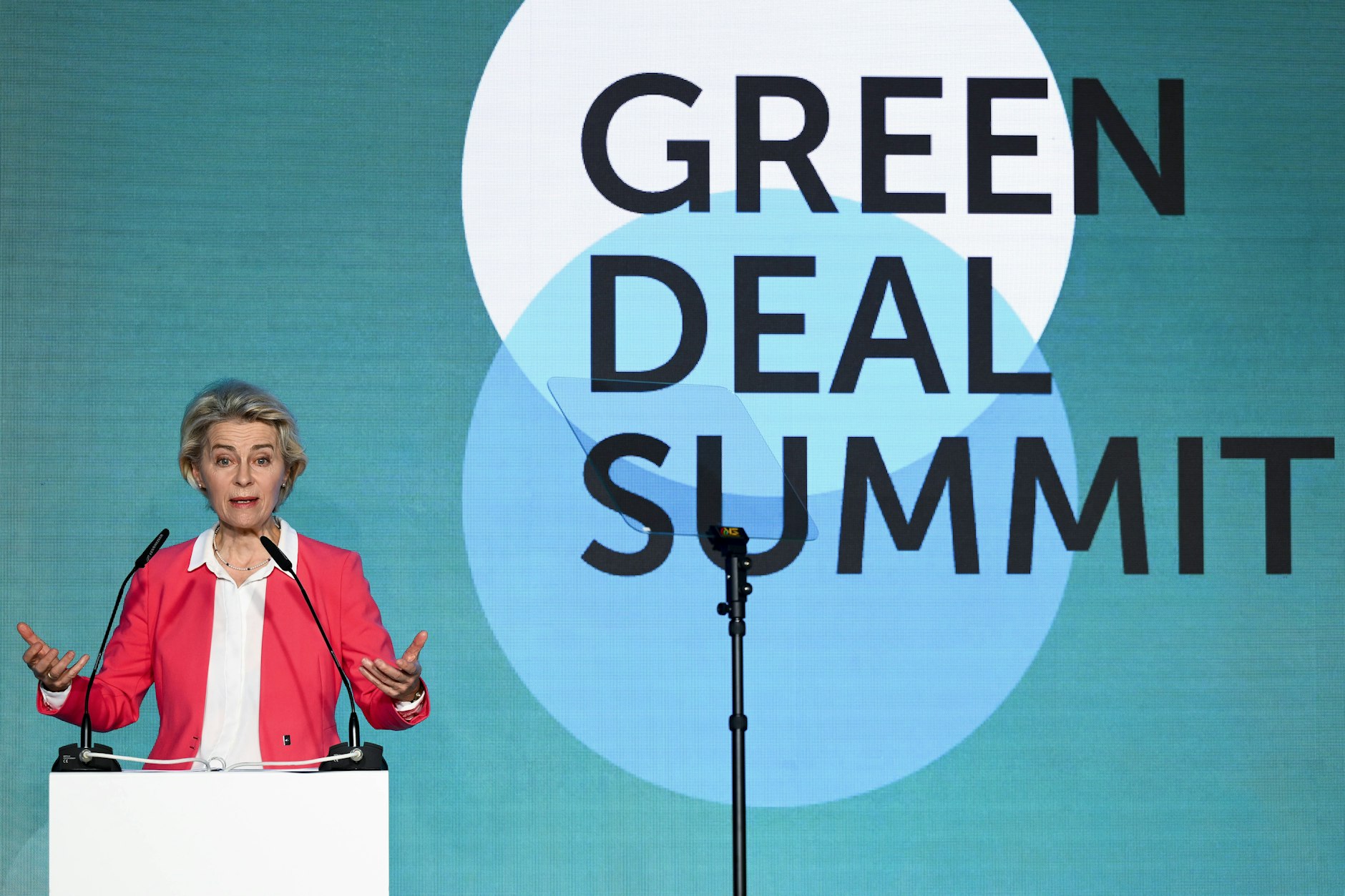 EU-Kommissionspräsidentin Ursula von der Leyen spricht beim Green Deal Summit am 26. September 2023 in Prag.