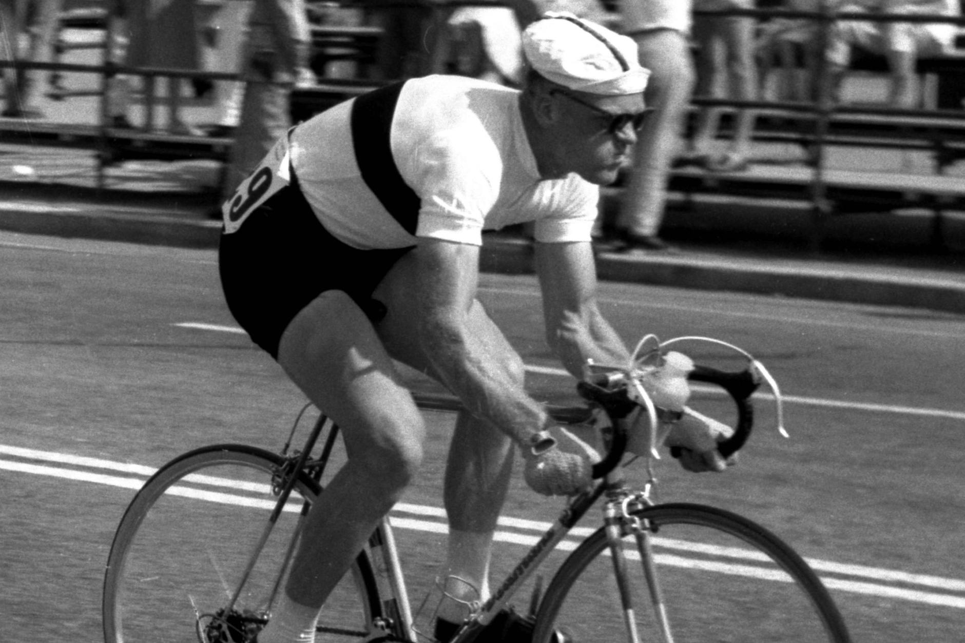 „Täve“ Schur bei den Olympischen Spielen 1960 in Rom. Er gewinnt Silber im Mannschaftszeitfahren.