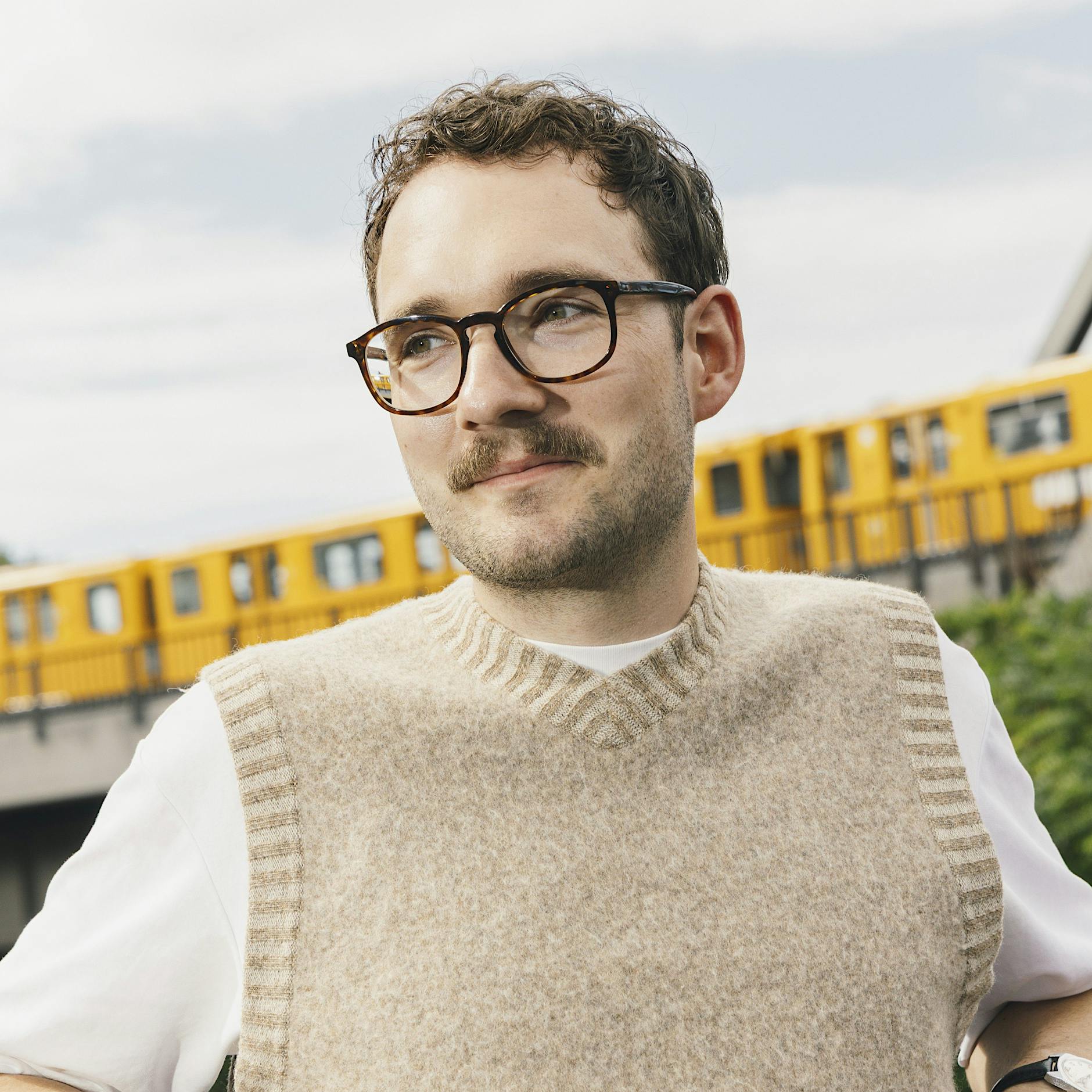 Lukas Rietzschel über Opfermythen: „Dem bösen Westen die Schuld zu geben, entlastet“