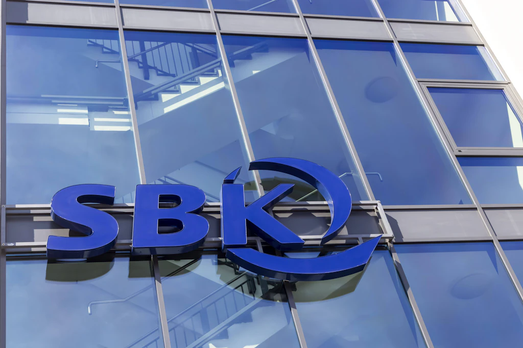 Die Siemens-Betriebskrankenkasse SBK zahlte ihrem Vorstand einen Bonus von mehr als 47.000 Euro.