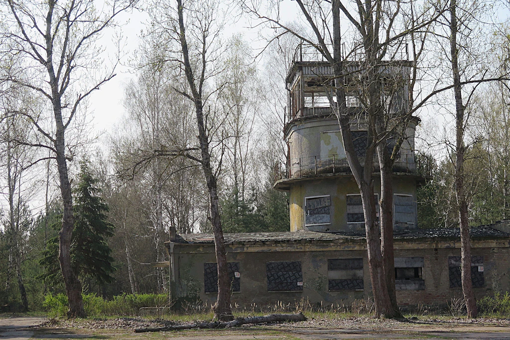 So sieht der frühere Tower auf dem ehemaligen Militärflugplatz Sperenberg heute aus.